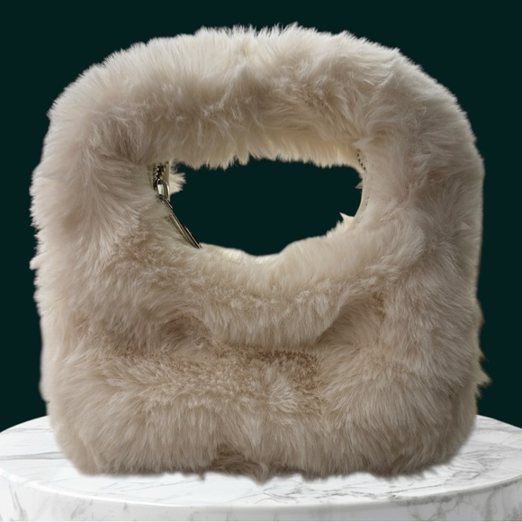 Forever 21 Chic Faux Fur Handbag in Off White - Picture 2 of 5